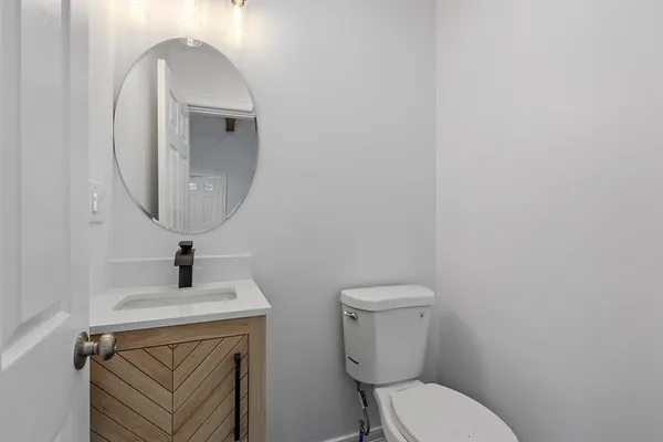 $1,950 | 382 West Main Street, Groton, MA 01450