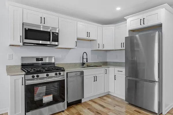 $1,950 | 382 West Main Street, Groton, MA 01450