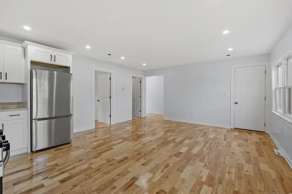 $1,950 | 382 West Main Street, Groton, MA 01450