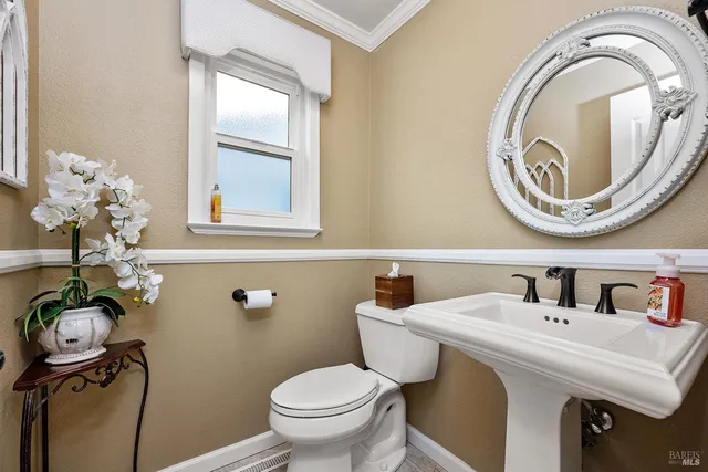 $1,175,000 | 8091 Hill Drive, Sebastopol, CA 95472