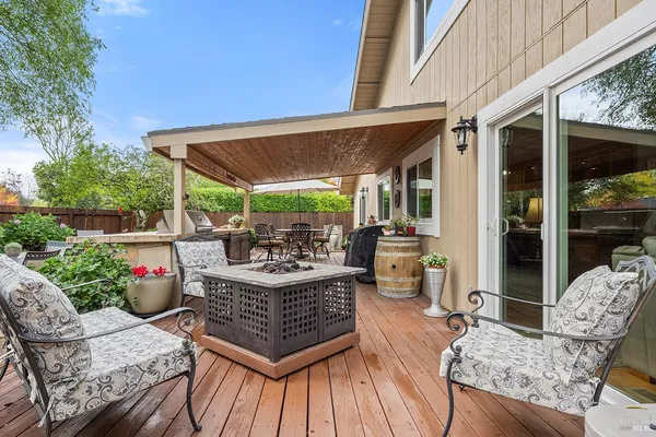 $999,000 | 8091 Hill Drive, Sebastopol, CA 95472