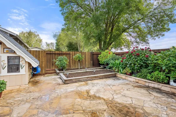 $999,000 | 8091 Hill Drive, Sebastopol, CA 95472