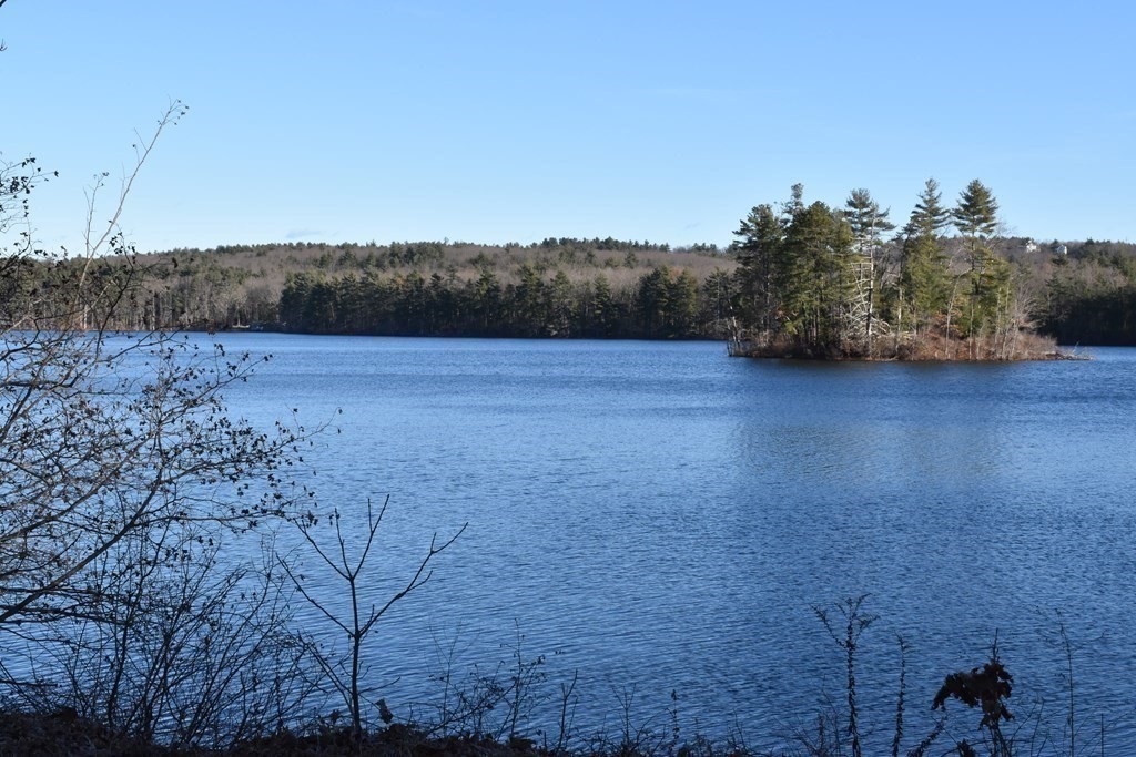 35 Gates Road Sterling, MA 01564 - Photo 3 of 36 Gallery Image 3