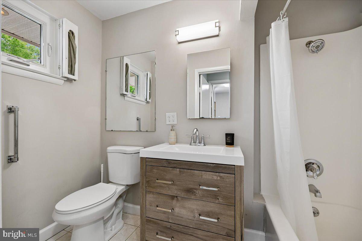 11518 Charlton Drive Silver Spring, MD 20902 - Photo 25 of 49 Main Level Full Bath