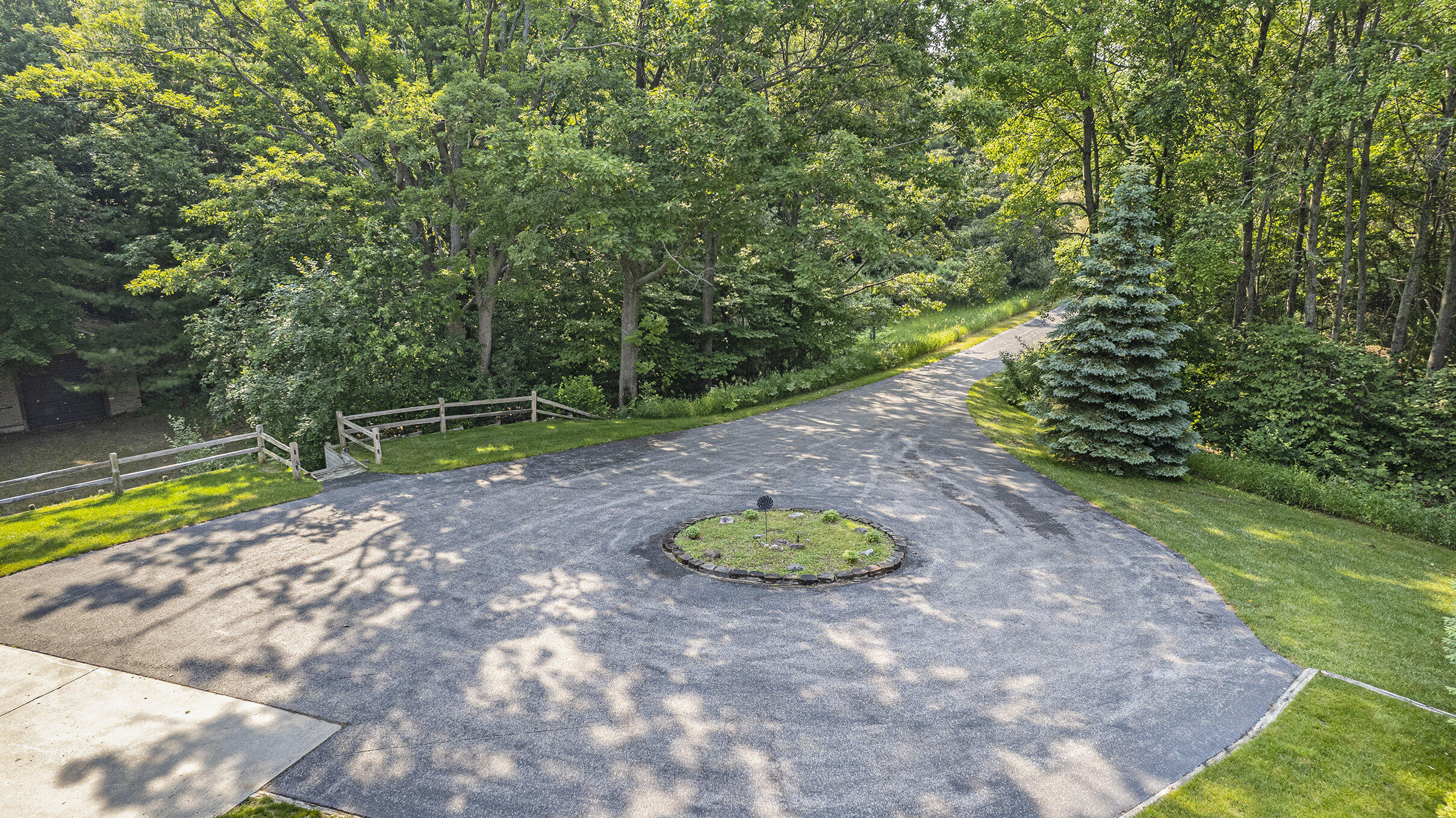 2715 Siuda Road Manistee, MI 49660 - Photo 15 of 21 020_dji_0548