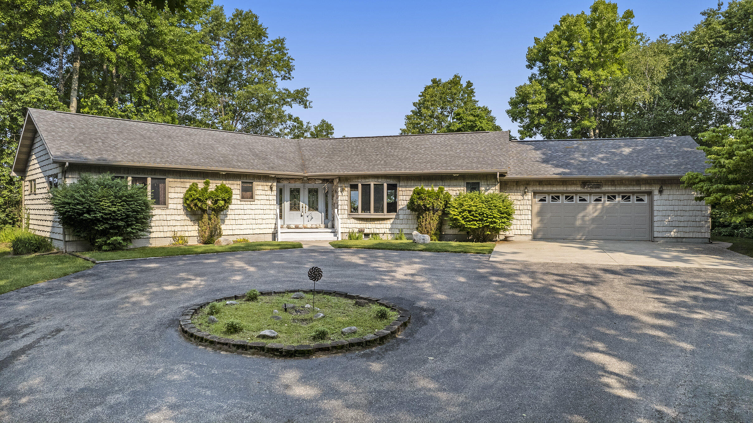 2715 Siuda Road Manistee, MI 49660 - Photo 2 of 21 011_dji_0536