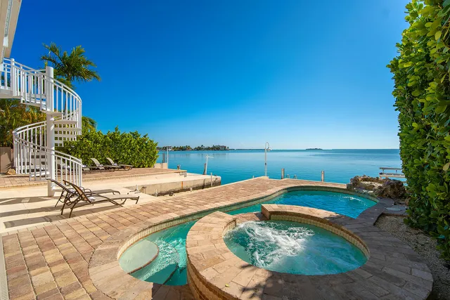 $3,875,000 | 414 Caribbean Drive East, Summerland Key, FL 33042