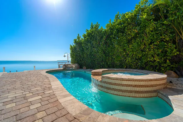 $3,875,000 | 414 Caribbean Drive East, Summerland Key, FL 33042