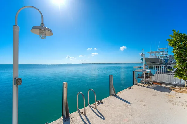 $3,875,000 | 414 Caribbean Drive East, Summerland Key, FL 33042