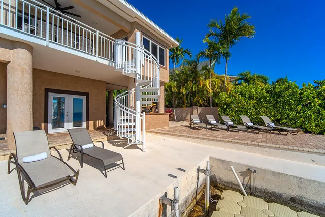 $3,875,000 | 414 Caribbean Drive East, Summerland Key, FL 33042