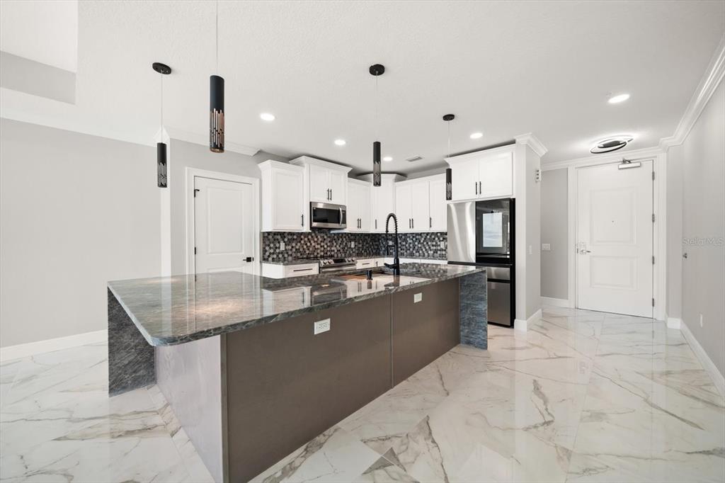 211 Dolphin Point, Unit 403 Clearwater Beach, FL 33767 - Photo 5 of 37