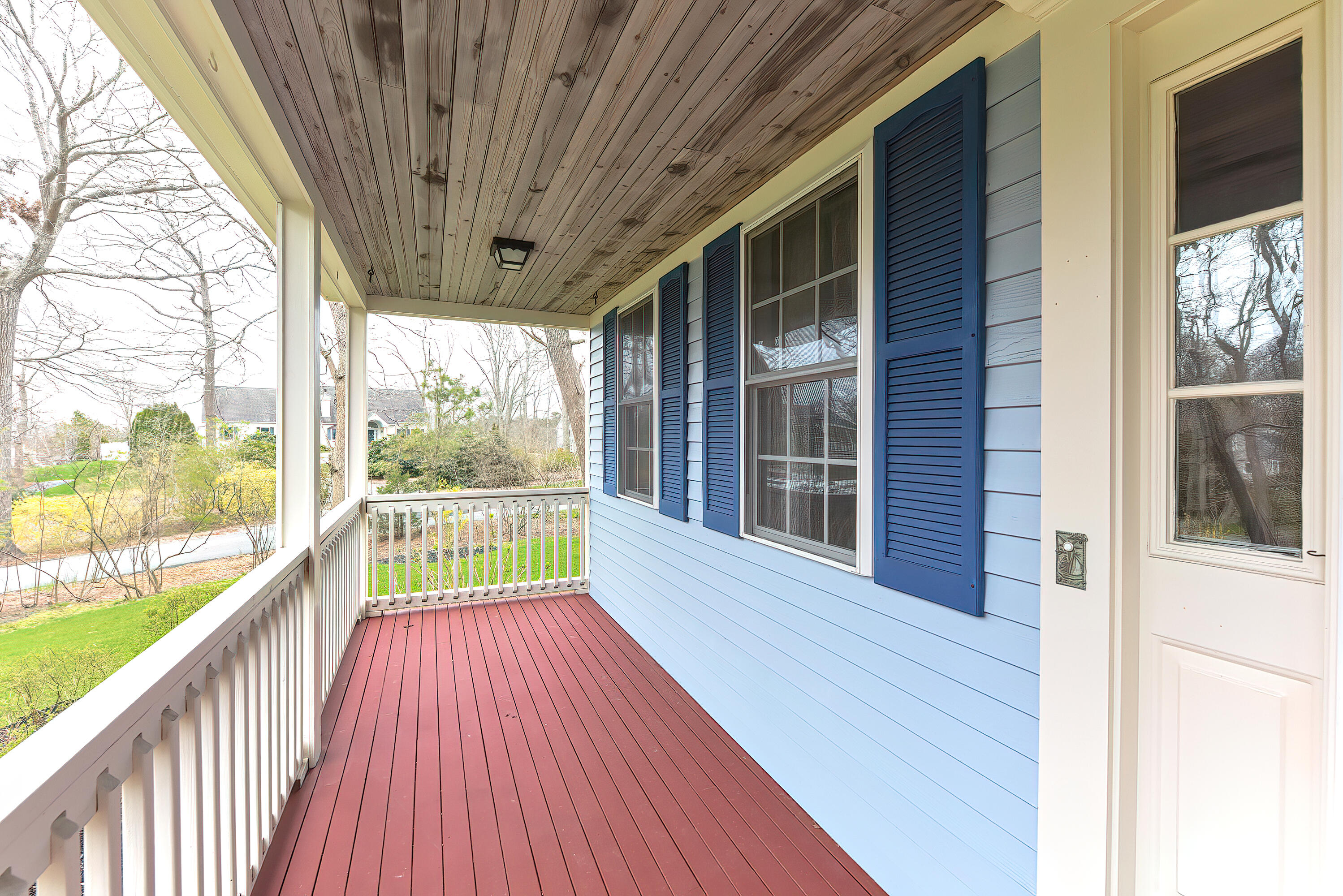 38 Crowell Road Sagamore Beach, MA 02562 - Photo 6 of 37 44