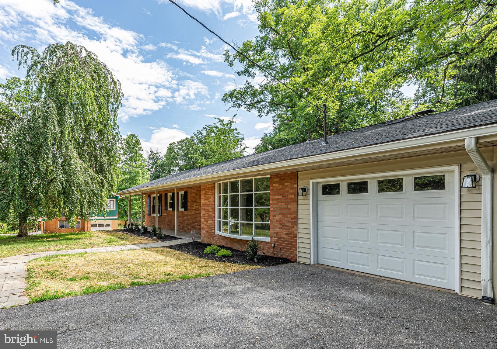24524 Fossen Road Damascus, MD 20872 - Photo 3 of 49 Gallery Image 3