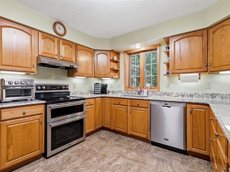 9800-9801 Cedar Street Bernard, IA 52032 - Photo 12 of 52 Gallery Image 12