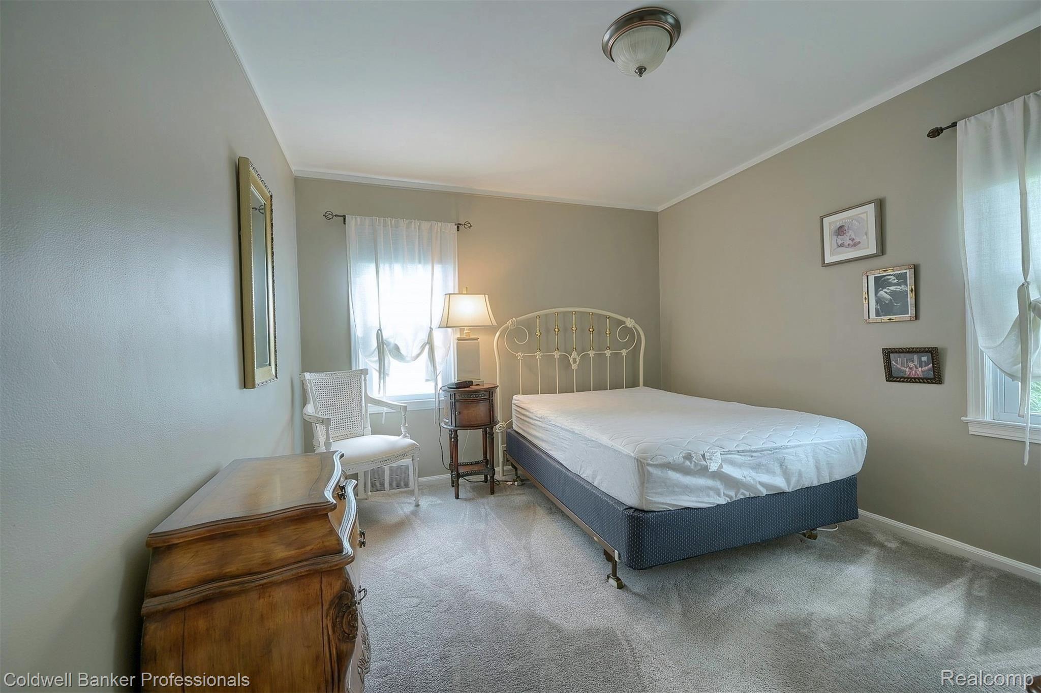 3433 Chester Road Royal Oak, MI 48073 - Photo 11 of 25 Master bedroom