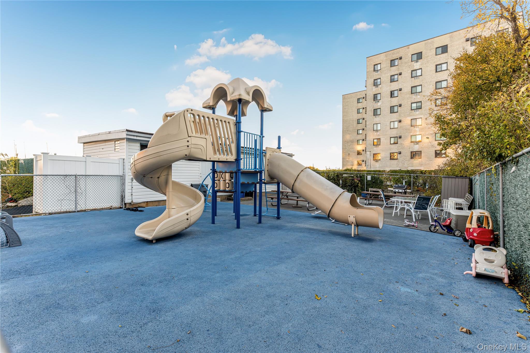 640 Pelham Road, Unit 4G New Rochelle, NY 10805 - Photo 23 of 26
