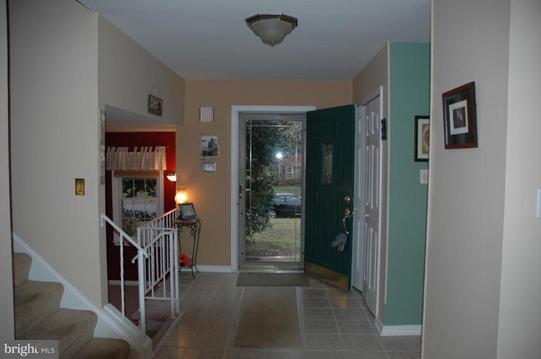 5055 Whetstone Road Columbia, MD 21044 - Photo 5 of 15 Entrance / Foyer