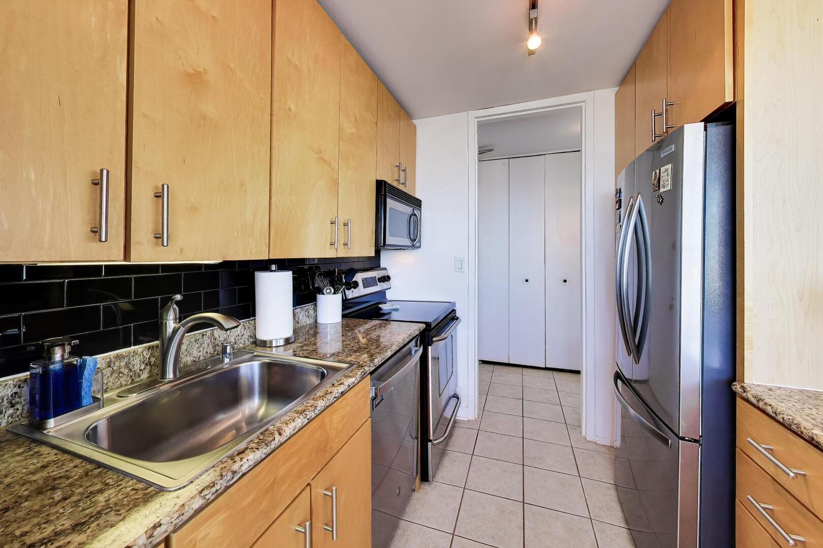 655 West Irving Park Road, Unit 3117 Chicago, IL 60613 - Photo 7 of 18