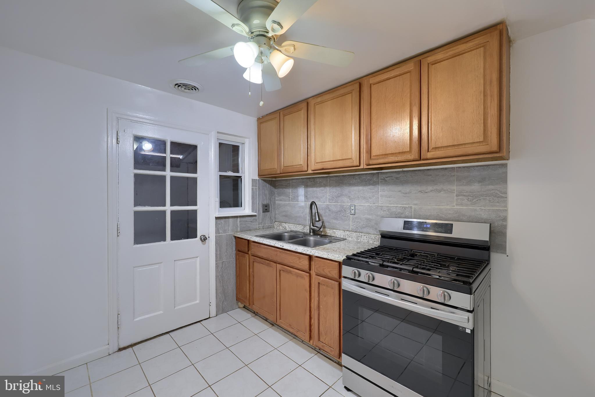 732 Stevens Avenue Lancaster, PA 17602 - Photo 8 of 29