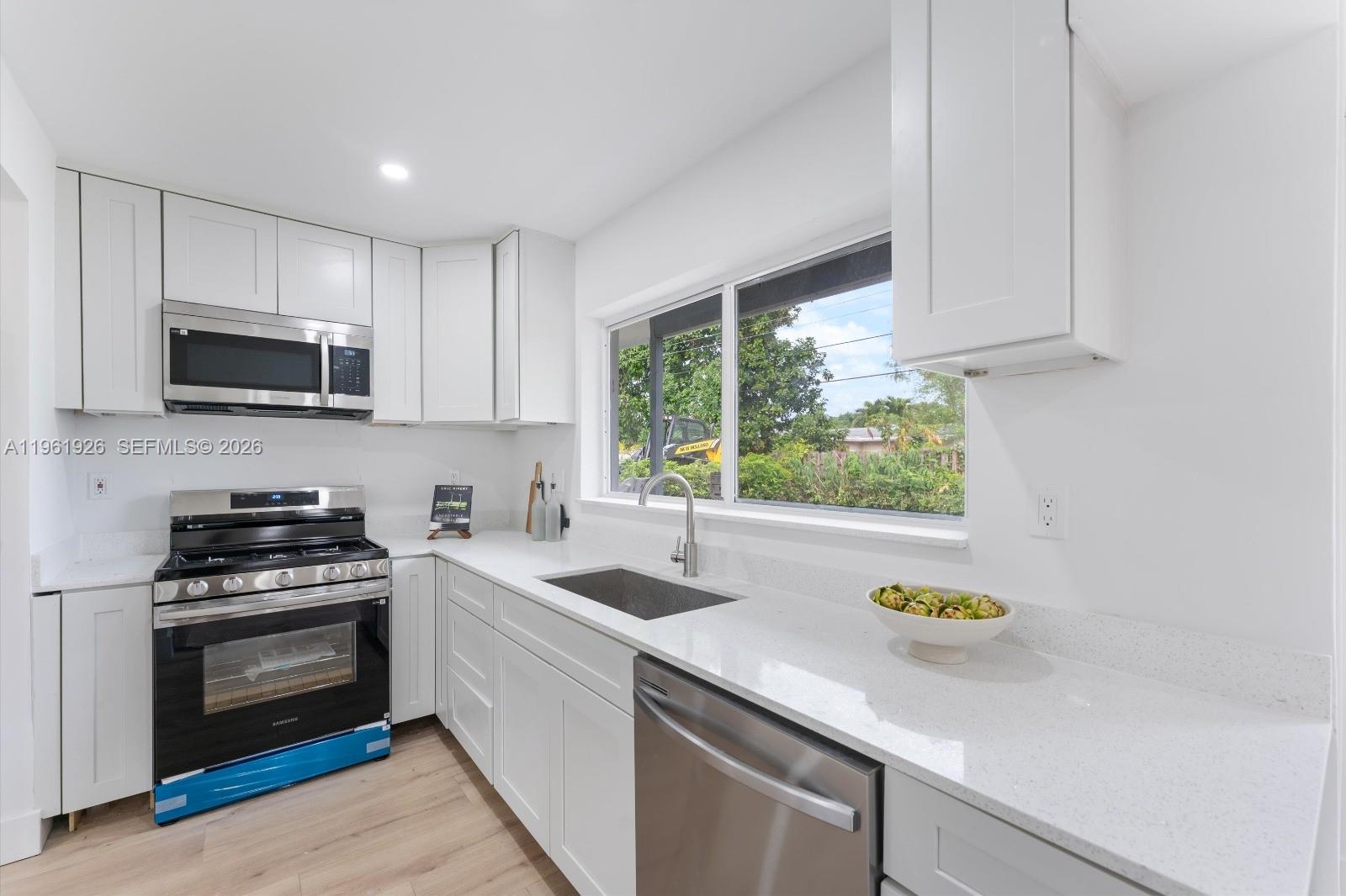 6231 Northwest 18th Street Sunrise, FL 33313 - Photo 4 of 20