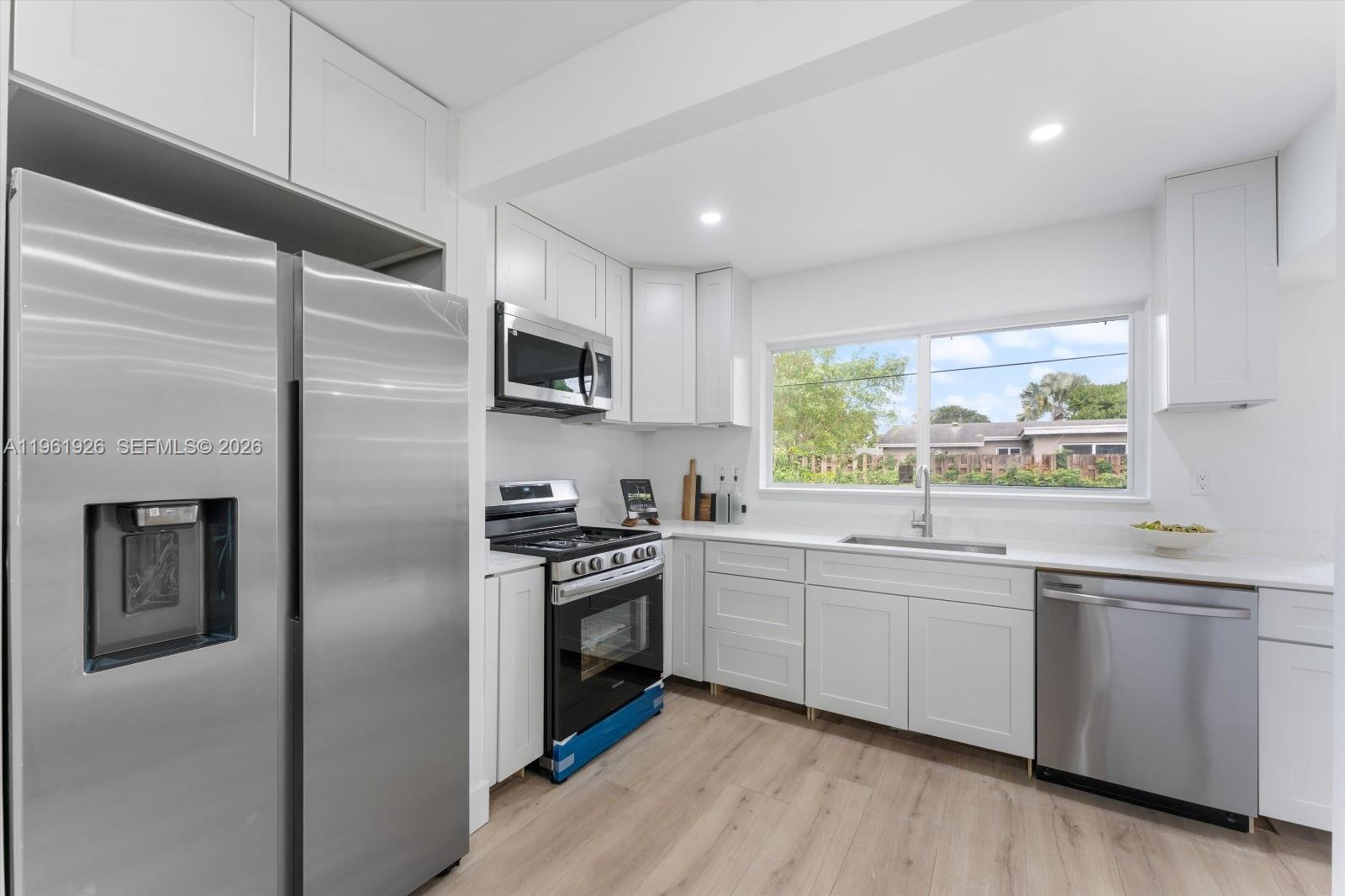 6231 Northwest 18th Street Sunrise, FL 33313 - Photo 5 of 20