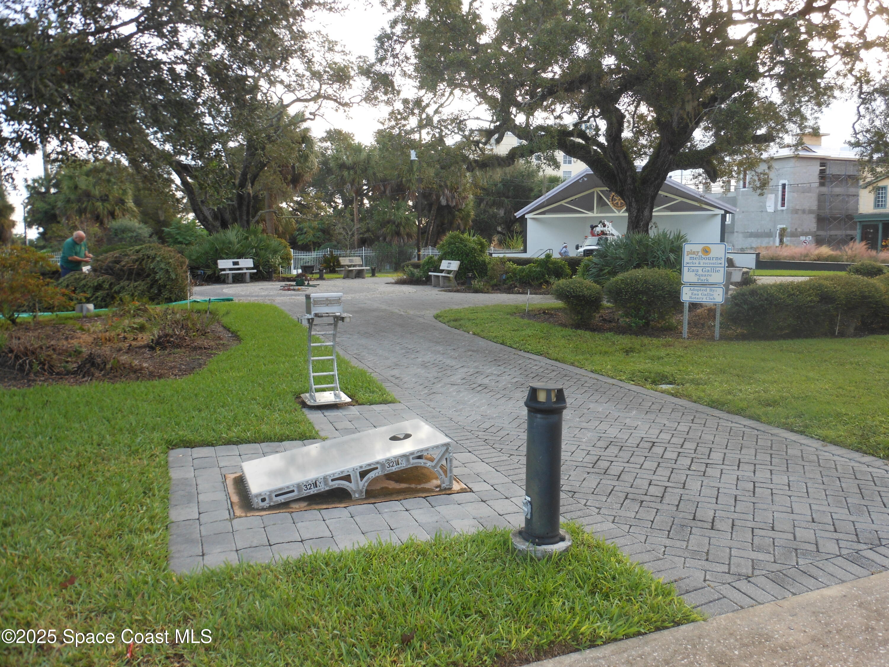 2273 Highland Avenue Melbourne, FL 32935 - Photo 11 of 20 a view of a park with large trees