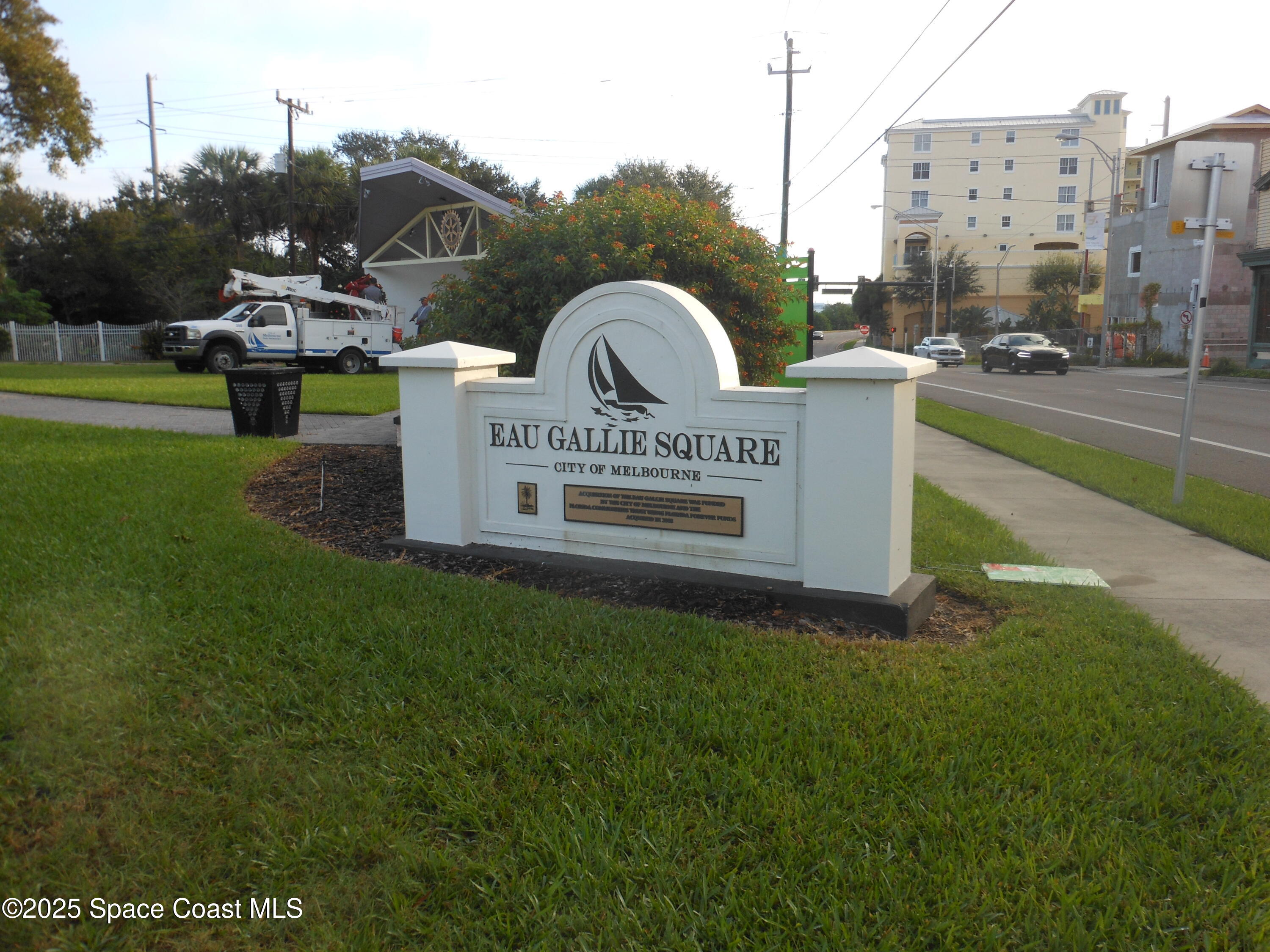 2273 Highland Avenue Melbourne, FL 32935 - Photo 8 of 20 a view of a park with welcome board