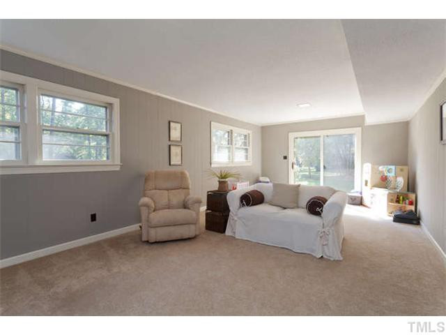 1605 Su John Road Raleigh, NC 27607 - Photo 14 of 25 Den/Family/Great Room