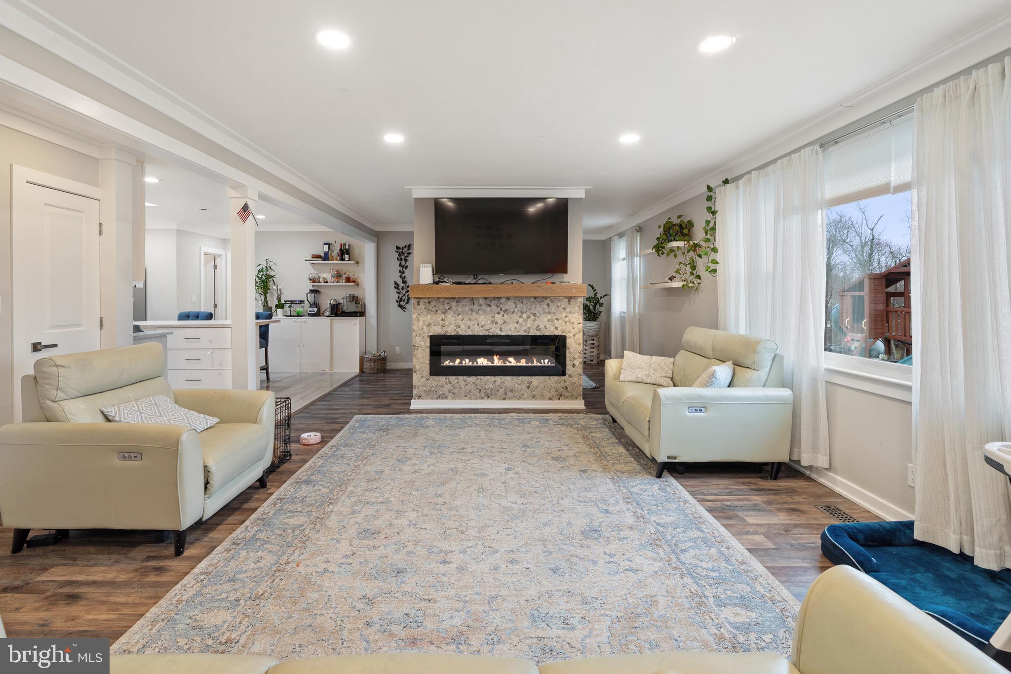 10022 Colvin Run Road Great Falls, VA 22066 - Photo 18 of 33 Spacious Family Room