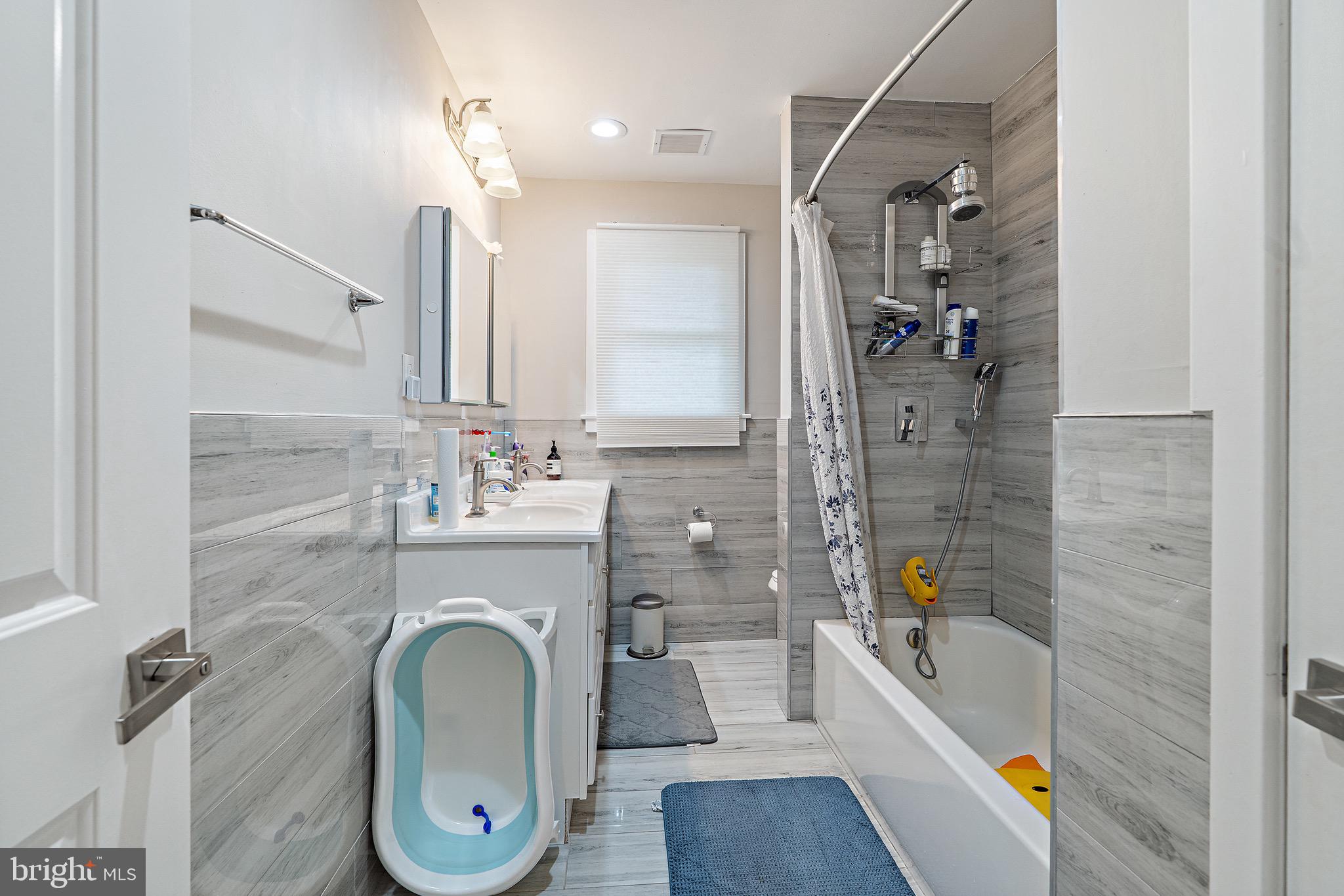 10022 Colvin Run Road Great Falls, VA 22066 - Photo 24 of 33 Full Bath