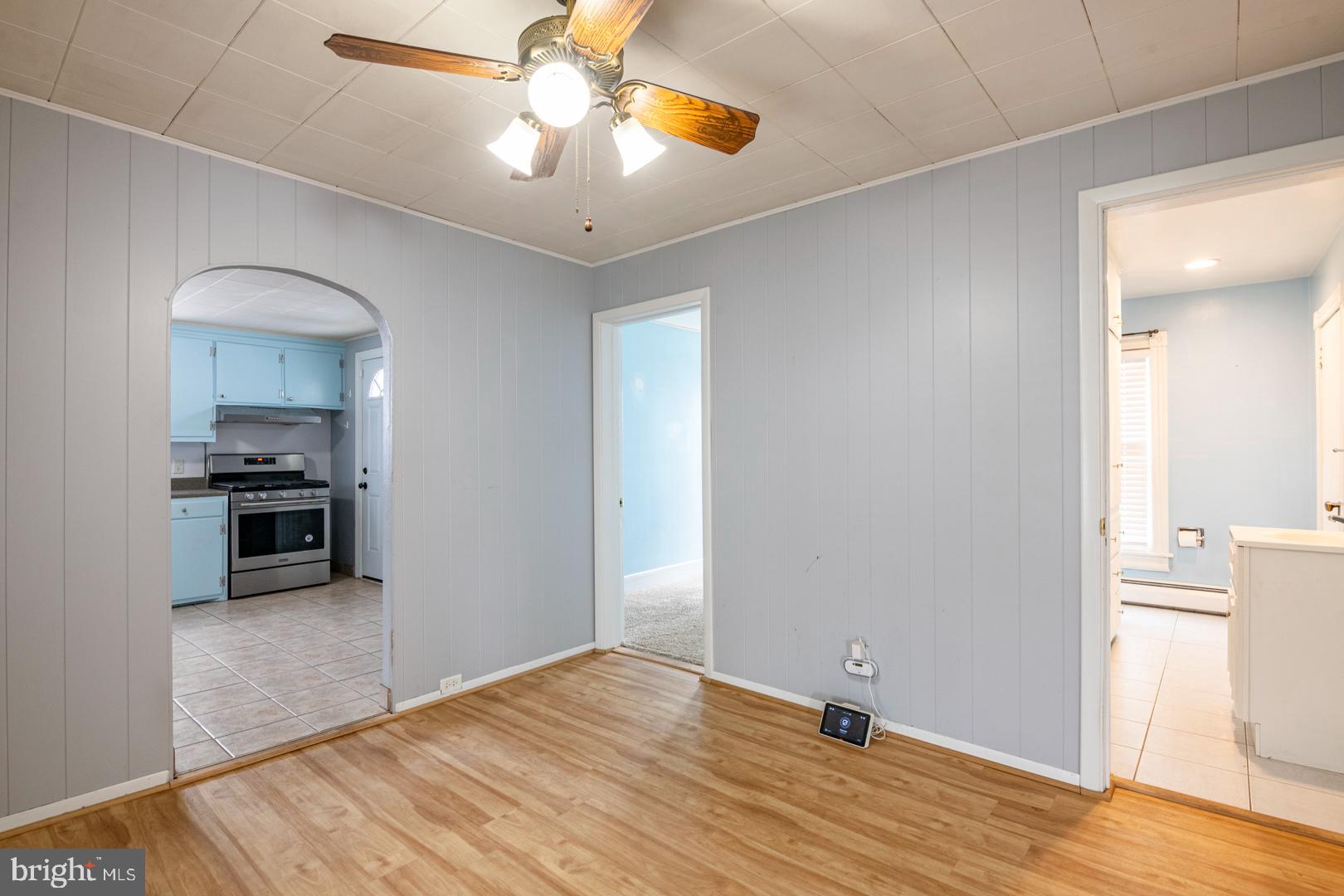 39 Seminary Avenue Reading, PA 19605 - Photo 12 of 24