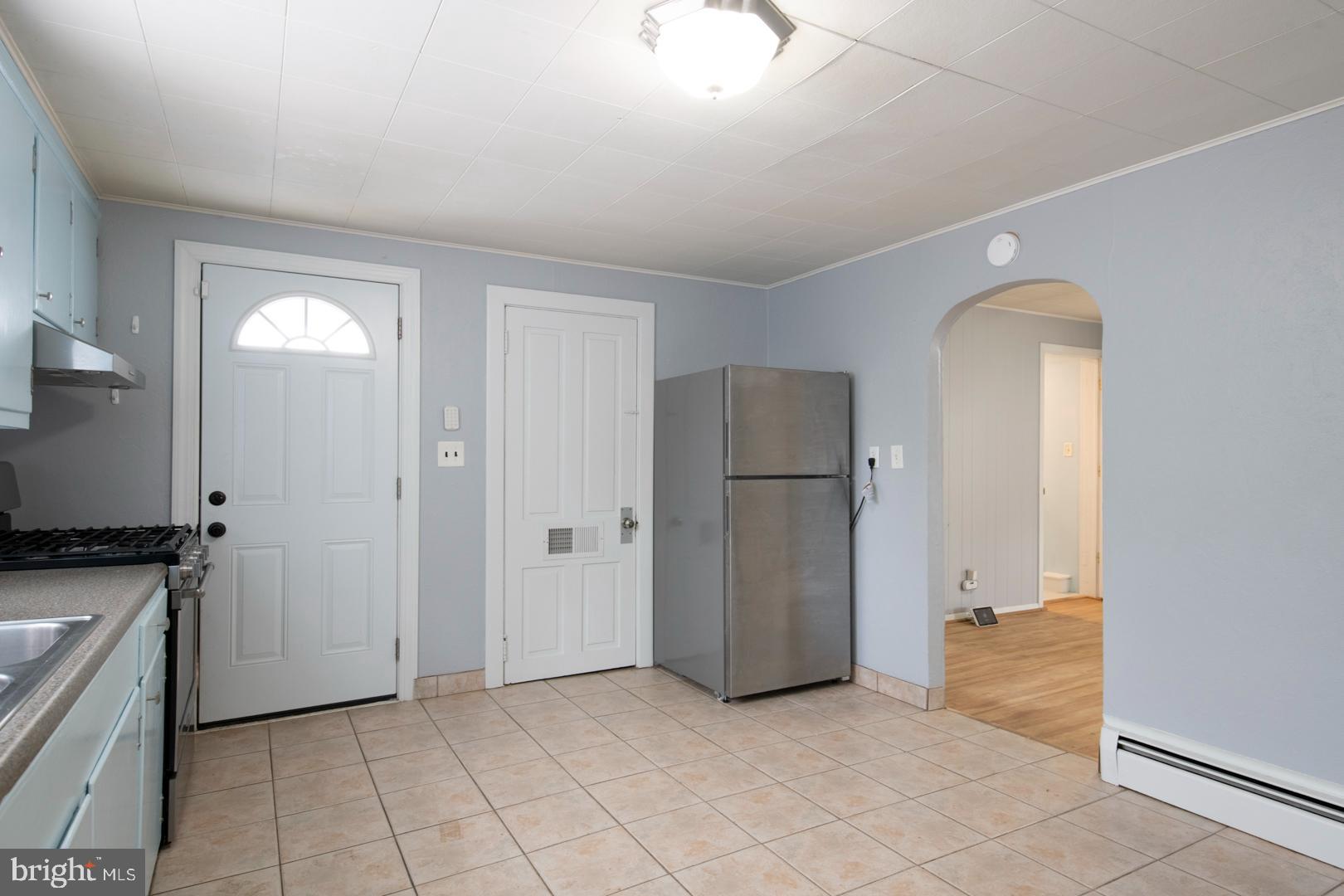 39 Seminary Avenue Reading, PA 19605 - Photo 10 of 24