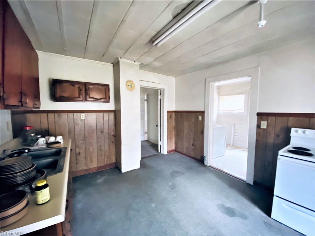 151 Cardinal Road Madison, NC 27025 - Photo 12 of 33