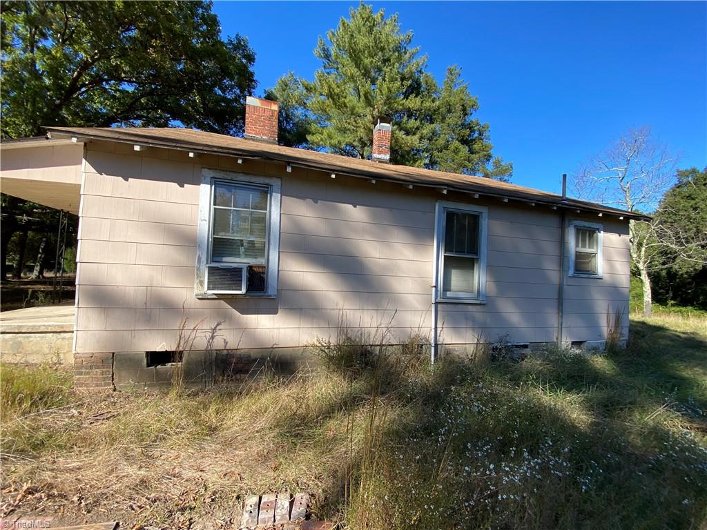151 Cardinal Road Madison, NC 27025 - Photo 4 of 33