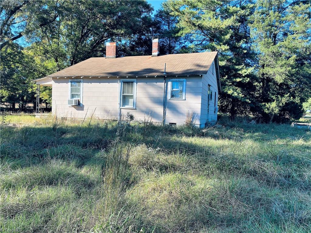 151 Cardinal Road Madison, NC 27025 - Photo 5 of 33