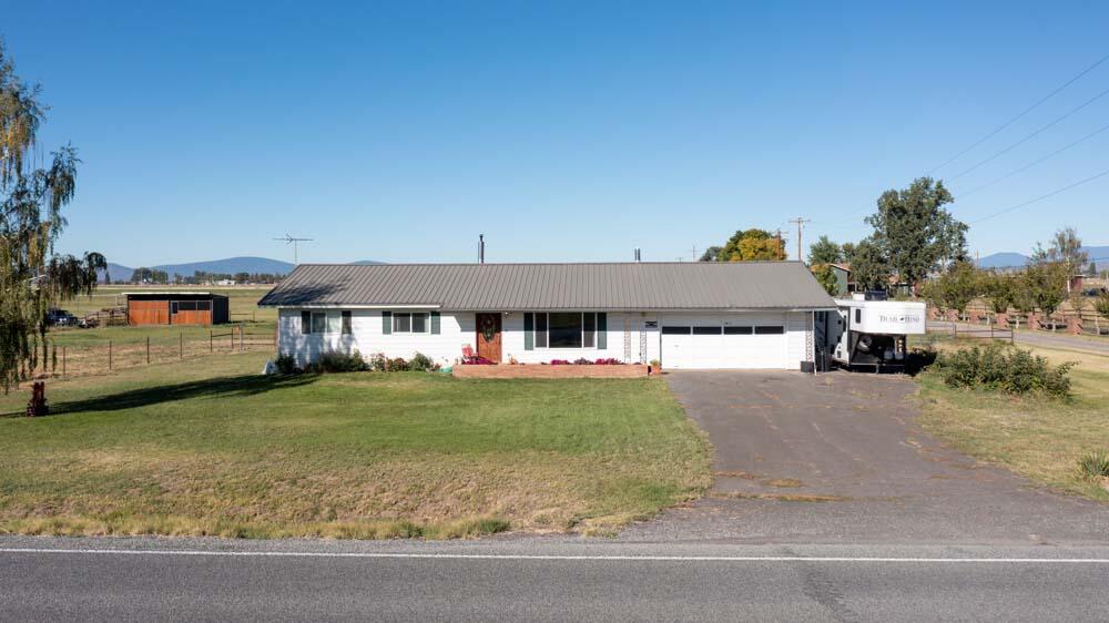 7812 Reeder Road Klamath Falls, OR 97603 - Photo 5 of 52 05