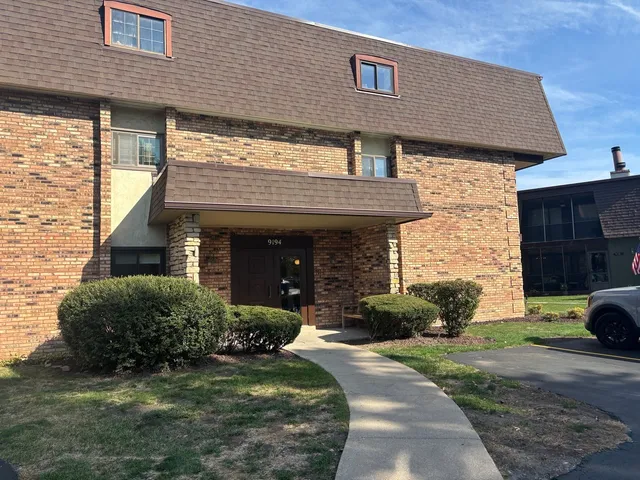 $2,400 | 9194 S Road, Unit B, Palos Hills, IL 60465