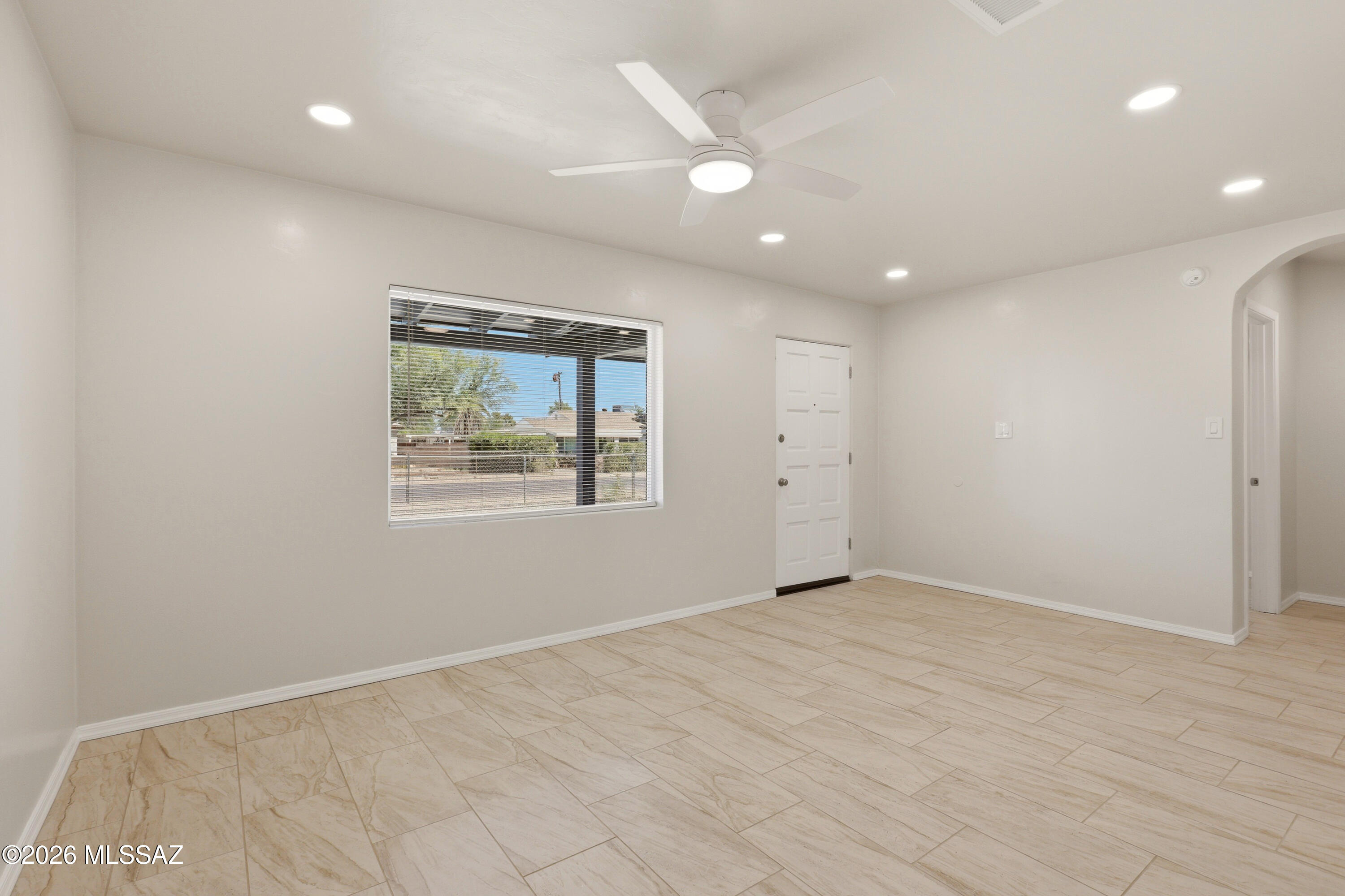 2111 South Miramonte Stravenue Tucson, AZ 85713 - Photo 6 of 34 6. Living Room 2