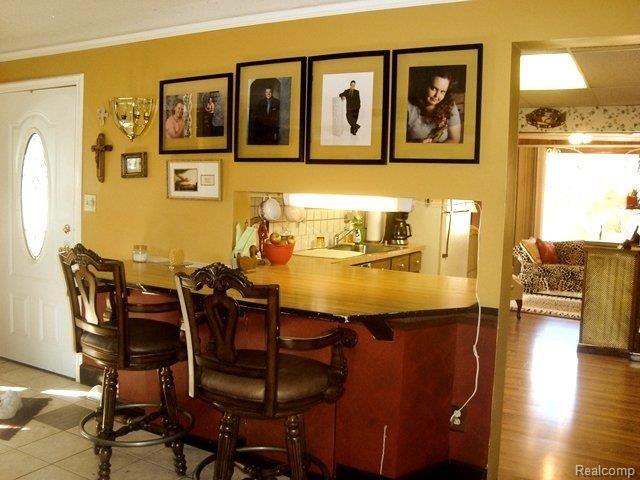 25891 Inkster Road Flat Rock, MI 48134 - Photo 10 of 24 Snack bar open to kitchen!