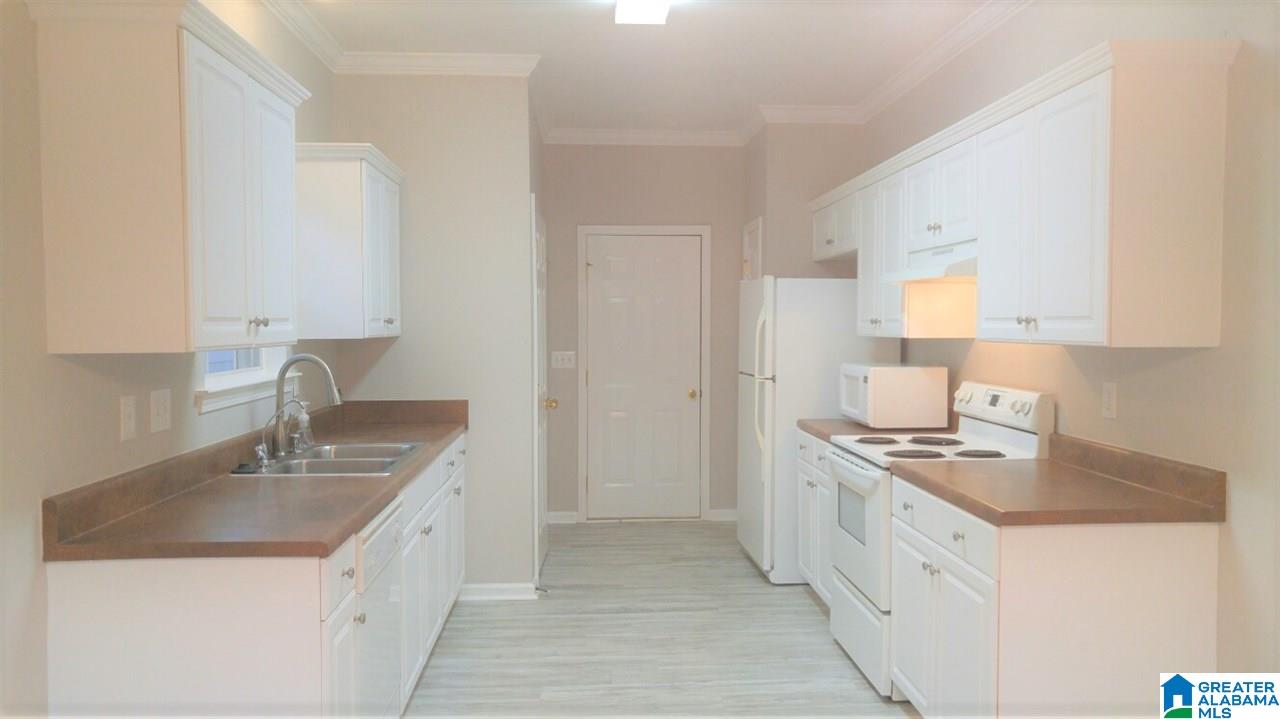 952 Savannah Lane Calera, AL 35040 - Photo 3 of 17
