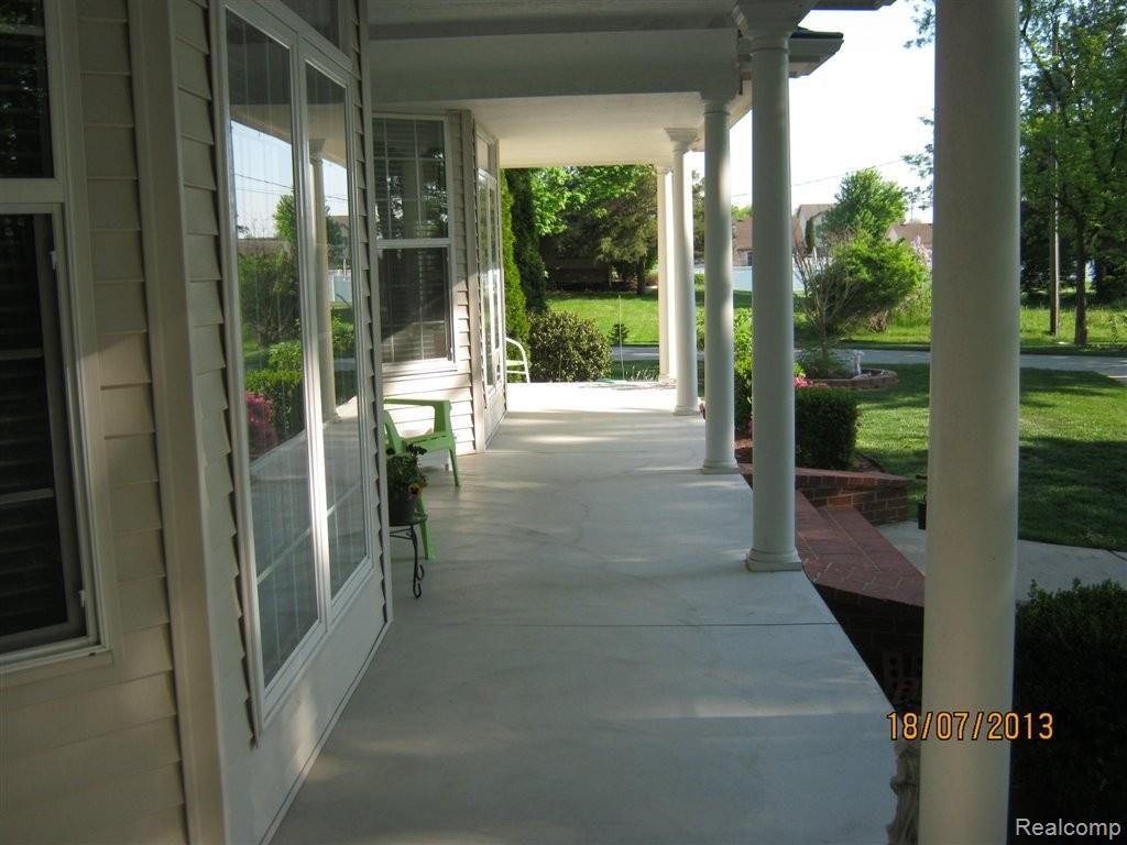 51720 South Foster Road New Baltimore, MI 48047 - Photo 4 of 23 Pictures 004.jpg