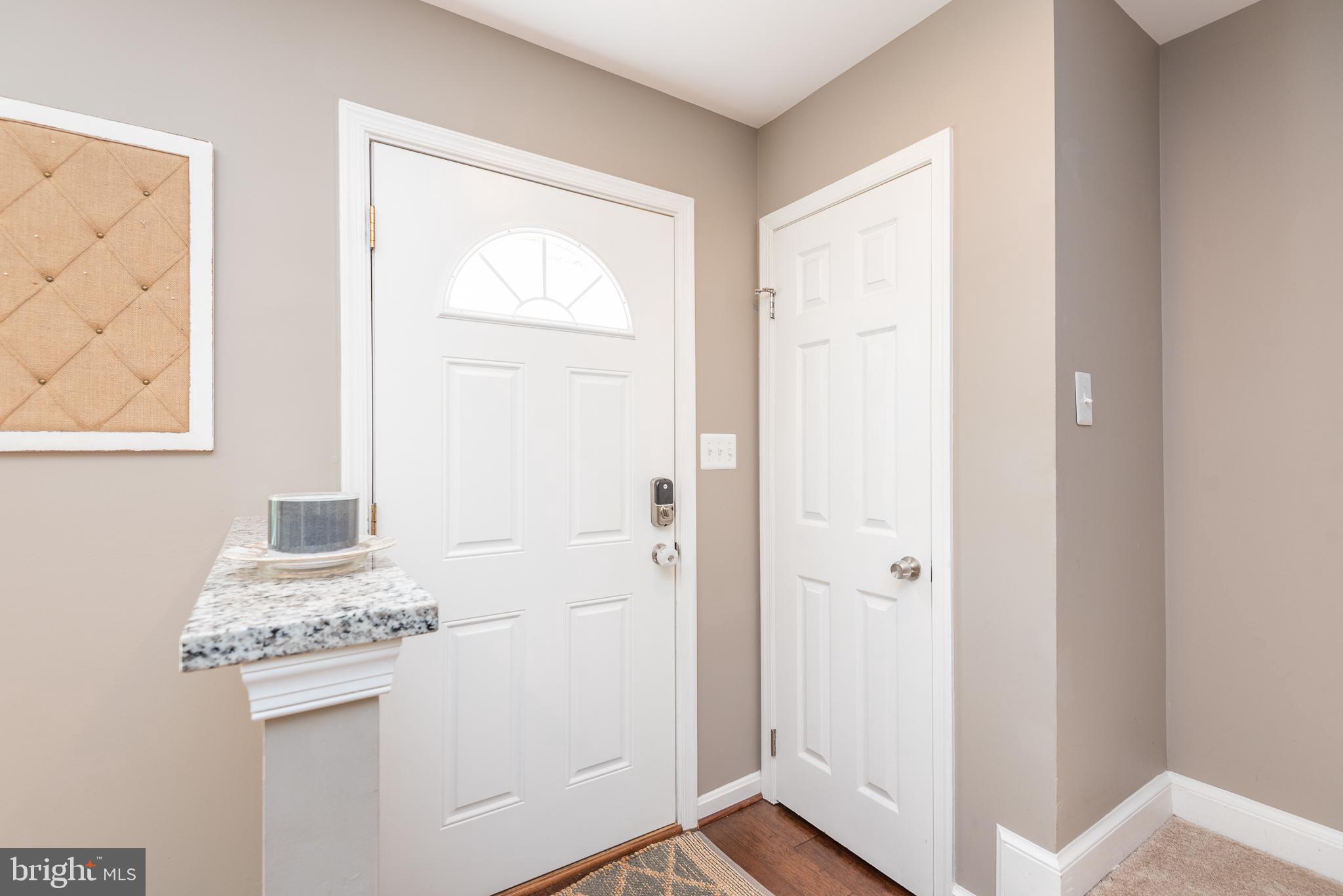 8977 Omega Court Springfield, VA 22152 - Photo 3 of 29 Inviting Foyer - Come On In