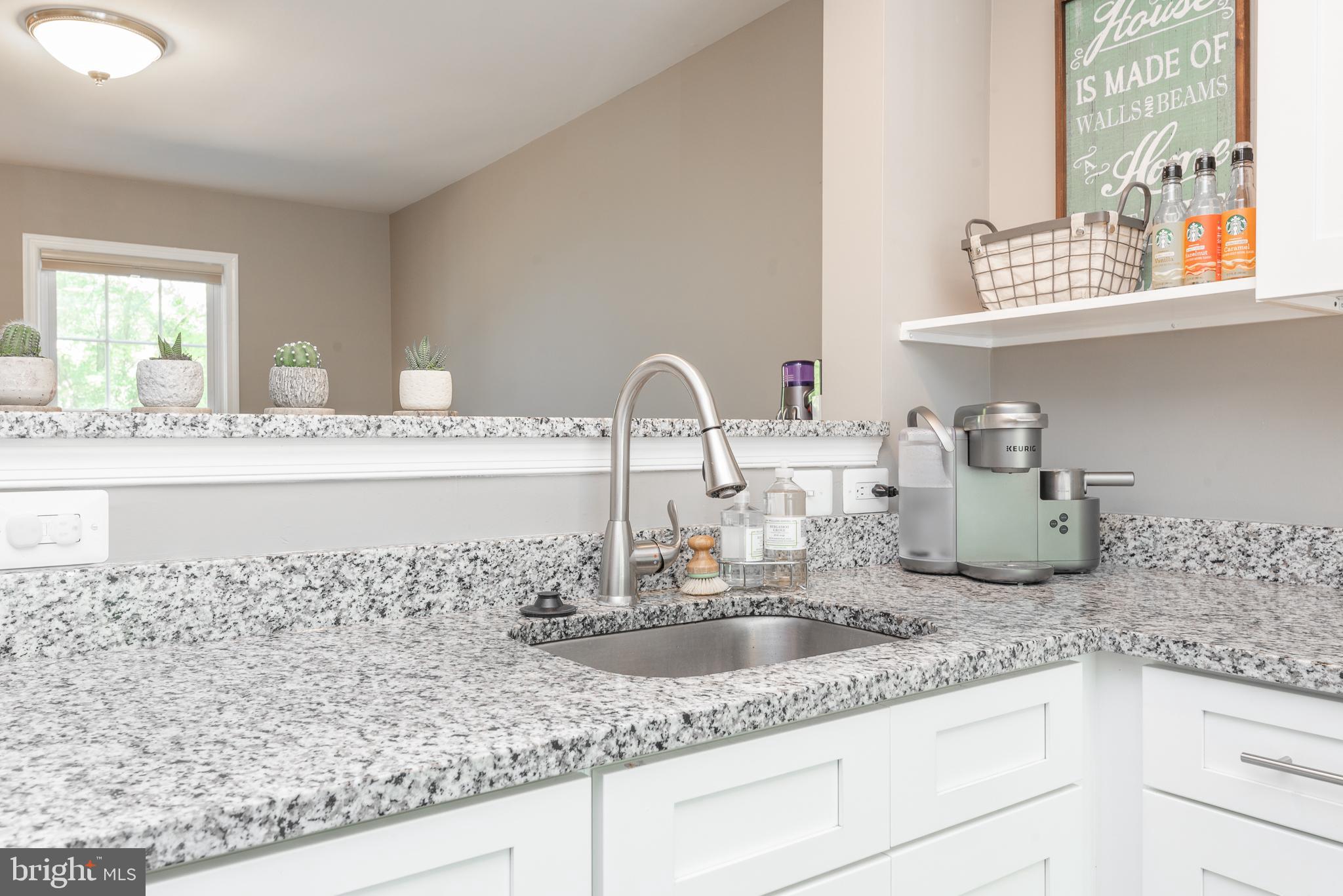 8977 Omega Court Springfield, VA 22152 - Photo 8 of 29 Pristine Granite Countertops