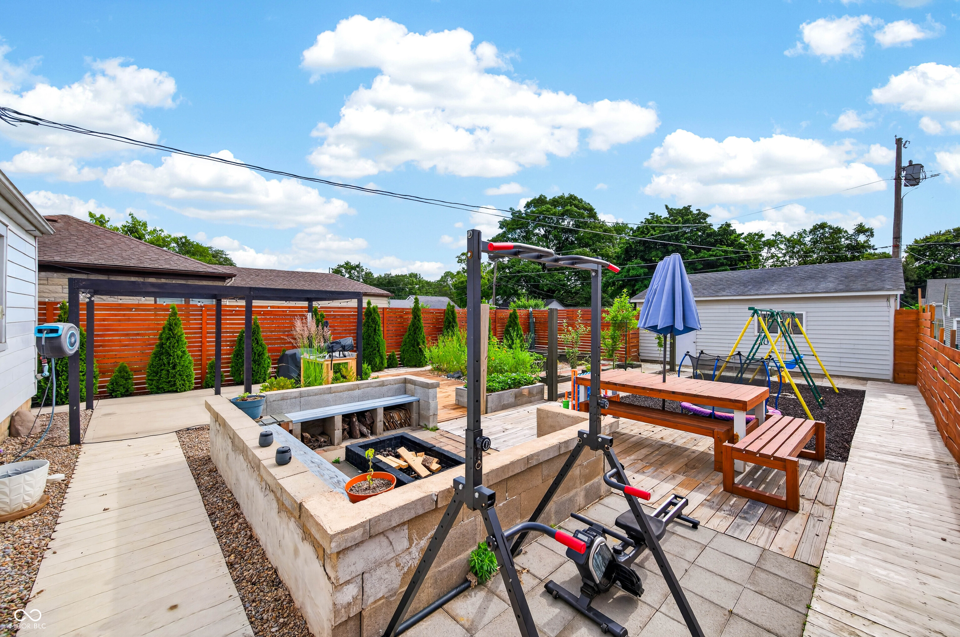 2327 Gilmore Street Columbus, IN 47201 - Photo 47 of 54