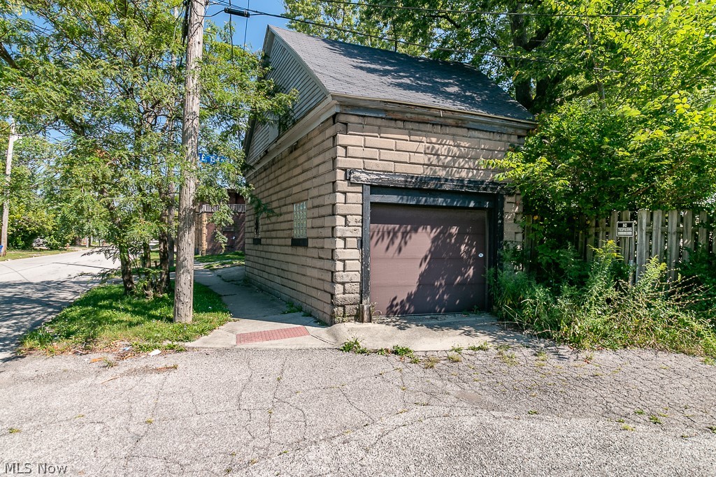15416 Saranac Road Cleveland, OH 44110 - Photo 24 of 47