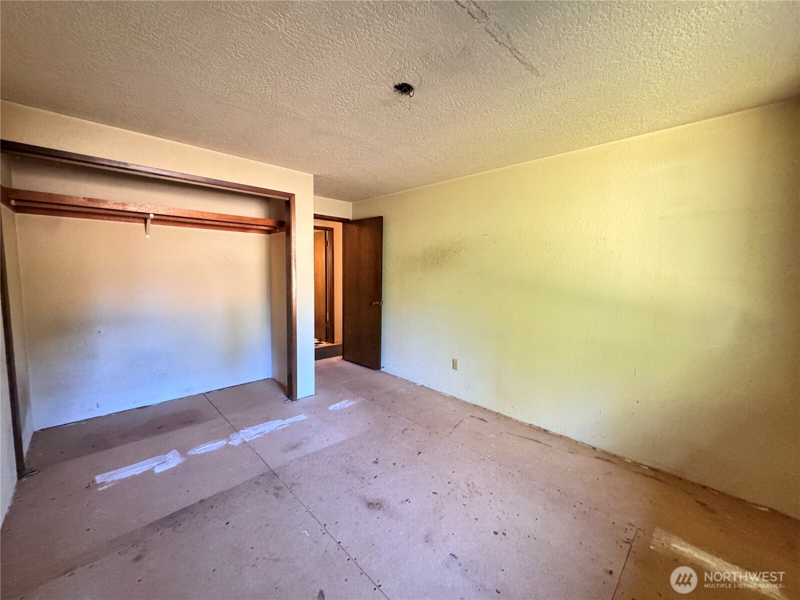 2139 Seabreeze Place Port Angeles, WA 98363 - Photo 18 of 26