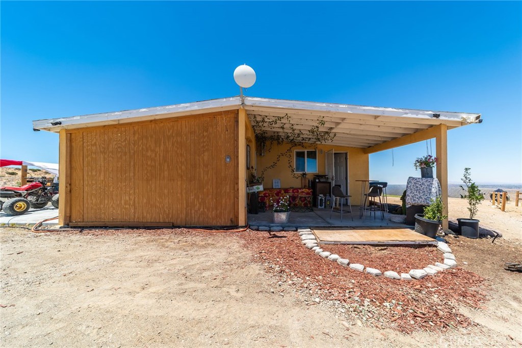 25333 Valley View Road Apple Valley, CA 92308 - Photo 8 of 42