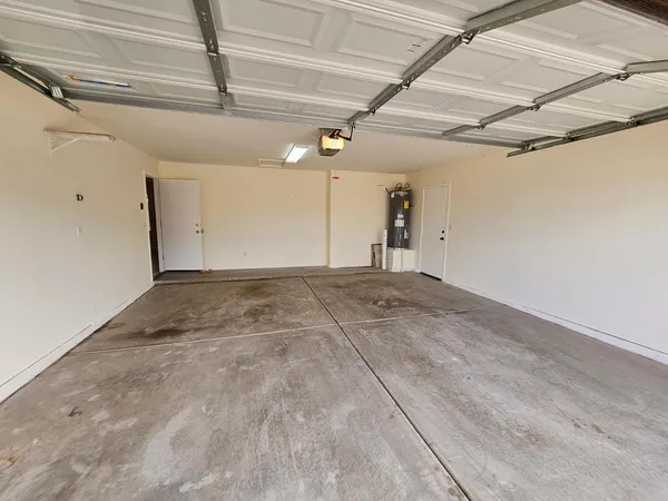 $2,395 | 2863 East Oakland Court, Gilbert, AZ 85295