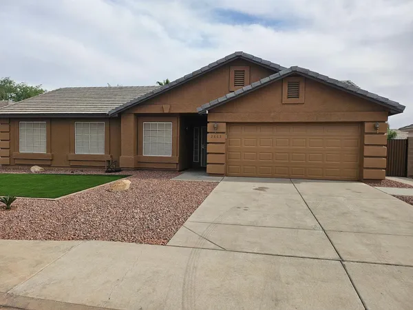 $2,395 | 2863 East Oakland Court, Gilbert, AZ 85295