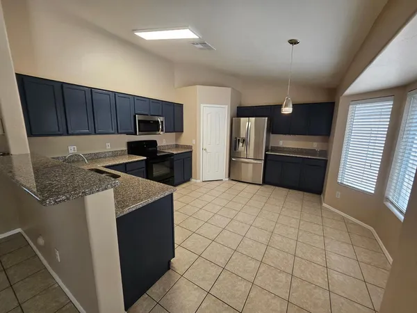 $2,395 | 2863 East Oakland Court, Gilbert, AZ 85295